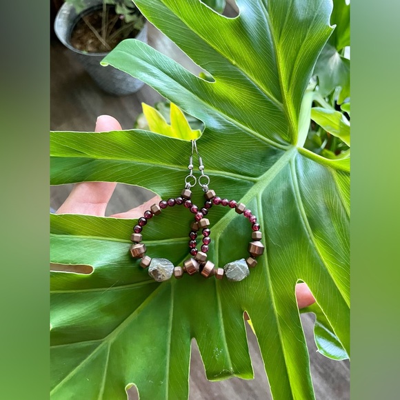 Labradorite - Hematite - Garnet Earrings - Picture 3 of 5